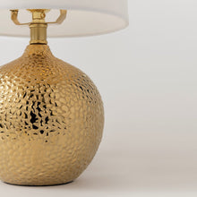 Load image into Gallery viewer, Heather Table Lamp Detail.
