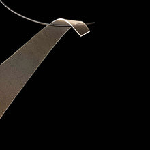 Load image into Gallery viewer, Sling Pendant Light in Detail.
