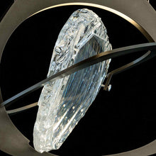 Load image into Gallery viewer, Venn Pendant Light in Detail.
