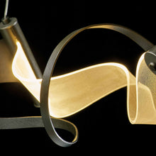 Load image into Gallery viewer, Zephyr LED Pendant Light in Detail.
