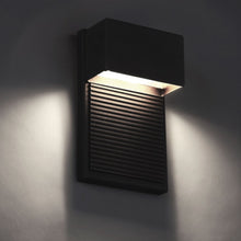Load image into Gallery viewer, Hiline Outdoor LED Wall Light in Detail.
