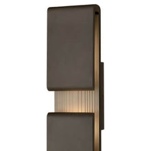 Load image into Gallery viewer, Contour Outside Area Led Wall Light in Detail.
