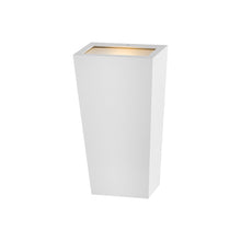 Load image into Gallery viewer, Cruz Outdoor Wall Light in Detail.
