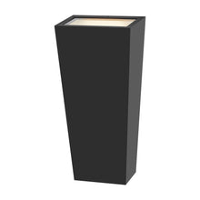 Load image into Gallery viewer, Cruz Outdoor Wall Light in Detail.
