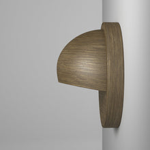 Load image into Gallery viewer, Hardy Island Round LED Deck Light in Detail.
