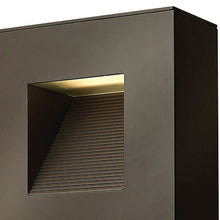 Load image into Gallery viewer, Luna Square Outside Area Led Wall Light in Detail.
