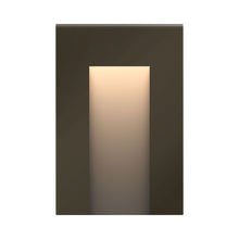 Load image into Gallery viewer, Taper Led Deck Light in Vertical/Bronze.
