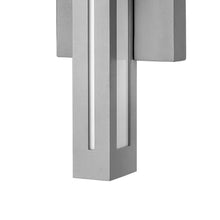 Load image into Gallery viewer, Vue Outdoor LED Wall Light in Detail.

