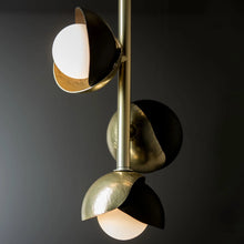 Load image into Gallery viewer, Brooklyn Vertical Pendant Light in Detail.
