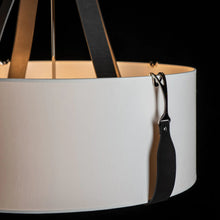 Load image into Gallery viewer, Saratoga Pendant Light in Detail.
