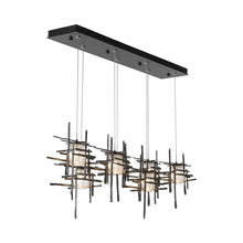 Load image into Gallery viewer, Tura Linear Pendant Light in Detail.
