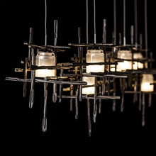 Load image into Gallery viewer, Tura Linear Pendant Light in Detail.
