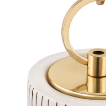 Load image into Gallery viewer, Brooklyn Pendant Light in Detail.
