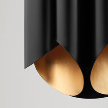 Load image into Gallery viewer, Banks Pendant Light in Detail.
