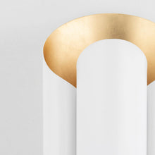 Load image into Gallery viewer, Banks Wall Light in Detail.
