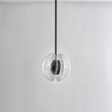 Load image into Gallery viewer, Kert Pendant Light in Detail.
