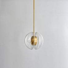 Load image into Gallery viewer, Kert Pendant Light in Detail.
