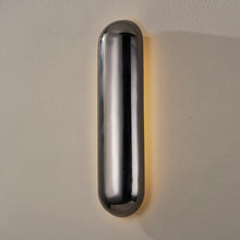 Load image into Gallery viewer, Wheeler LED Wall Light in Detail.

