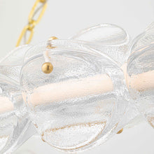 Load image into Gallery viewer, Lindley LED Chandelier in Detail.

