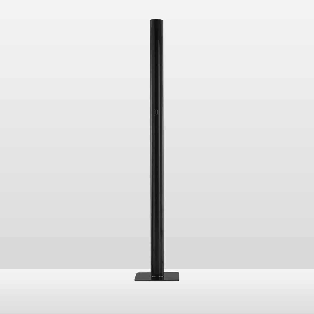 Ilio LED Floor Lamp in Black.