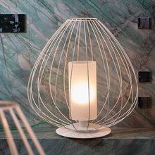Load image into Gallery viewer, Cell Outdoor LED Table Lamp in Detail.
