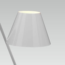 Load image into Gallery viewer, La Petite Table Lamp in Detail.
