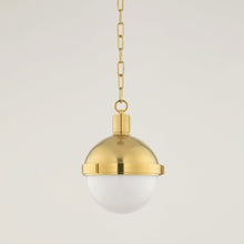 Load image into Gallery viewer, Lampbert Pendant Light in Detail.
