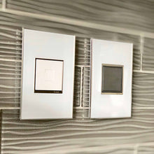 Load image into Gallery viewer, adorne® Keystone Frame in Detail.
