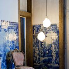 Load image into Gallery viewer, Moser Ø Pendant Light in living room.
