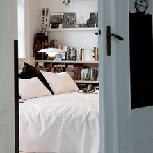 Load image into Gallery viewer, PH 4/3 Table Lamp in bedroom.
