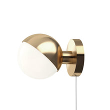 Load image into Gallery viewer, VL Studio Wall Light in Detail.
