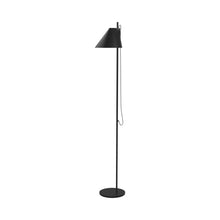 Load image into Gallery viewer, Yuh LED Floor Lamp in Black.
