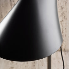 Load image into Gallery viewer, Yuh LED Table Lamp in Detail.
