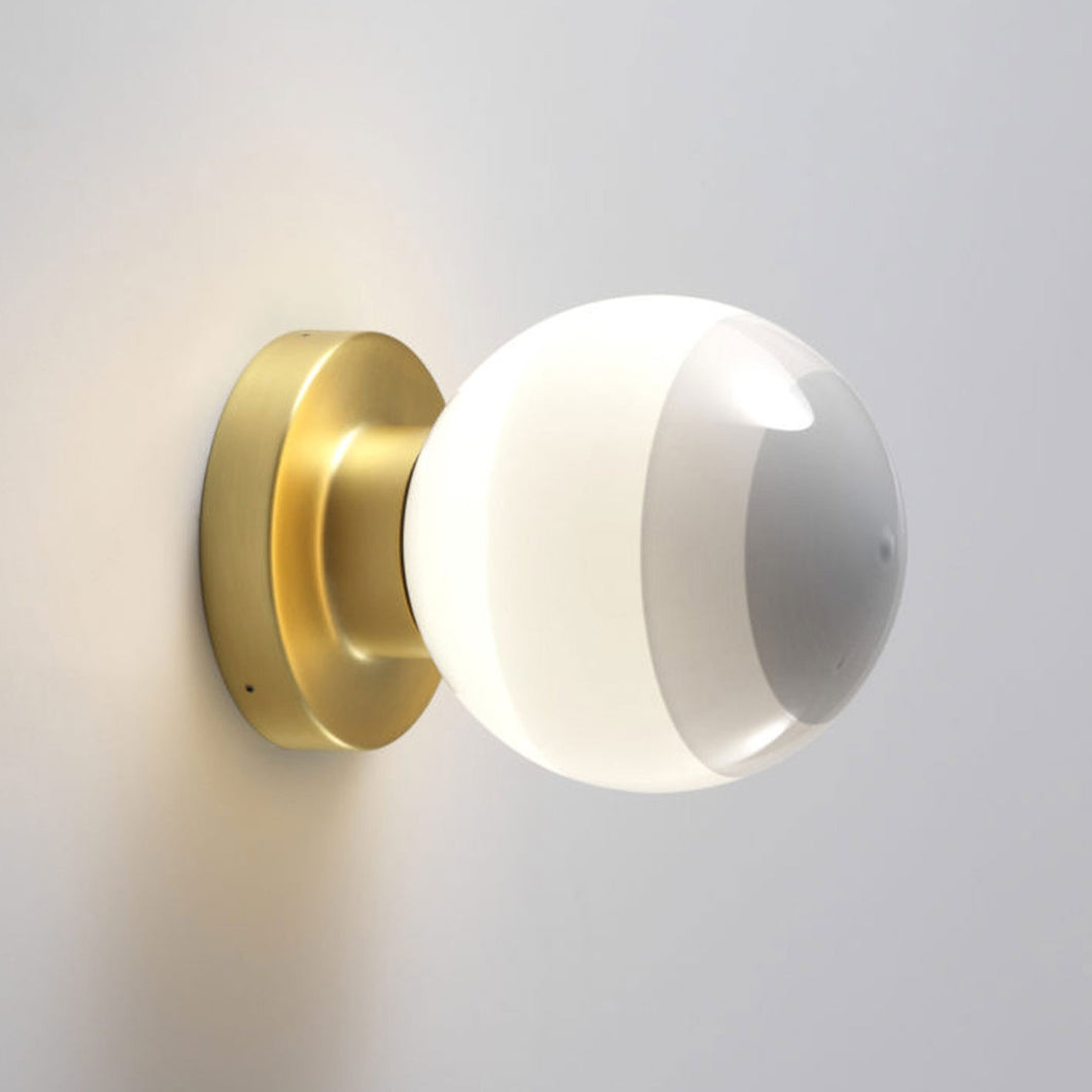 Dipping Light A2 LED Wall Light in Off White/Brushed Brass.