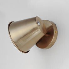 Load image into Gallery viewer, Carlo LED Wall Light in Detail.
