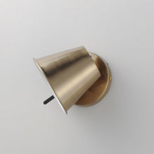 Load image into Gallery viewer, Carlo LED Wall Light in Detail.
