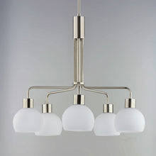 Load image into Gallery viewer, Coraline Chandelier in Detail.
