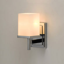 Load image into Gallery viewer, Tetra Bath Wall Light in Detail.
