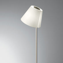 Load image into Gallery viewer, Melampo Floor Lamp in Detail.
