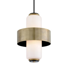 Load image into Gallery viewer, Melrose Pendant Light in Detail.
