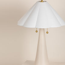 Load image into Gallery viewer, Alana Table Lamp in Detail.
