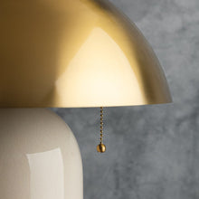 Load image into Gallery viewer, Gaia Table Lamp in Detail.
