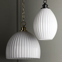 Load image into Gallery viewer, Haisley Pendant Light in Detail.
