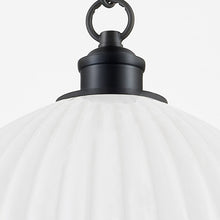 Load image into Gallery viewer, Haisley Pendant Light in Detail.
