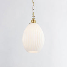 Load image into Gallery viewer, Haisley Pendant Light in Detail.
