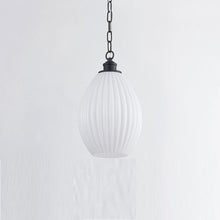 Load image into Gallery viewer, Haisley Pendant Light in Detail.
