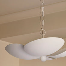 Load image into Gallery viewer, Leni Pendant Light in Detail.
