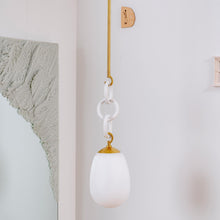 Load image into Gallery viewer, Marina Pendant Light in living room.
