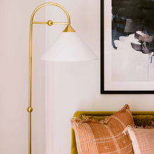 Load image into Gallery viewer, Sang Floor Lamp in living room.
