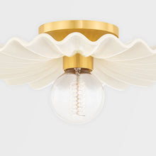 Load image into Gallery viewer, Tinsley Flush Mount Ceiling Light in Detail.
